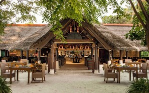 3 restaurants, breakfast, lunch, dinner served; international cuisine