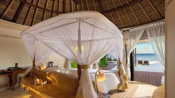 Grand Beachfront Pool Villa - with Free Transfer | 1 kamar tidur, seprai premium, minibar, dan brankas