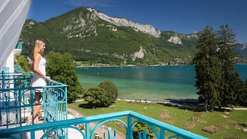 Prestige Lake Room with balcony with spa access on reservation | Lake view