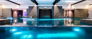 Couples treatment room(s), sauna, hot tub, steam room