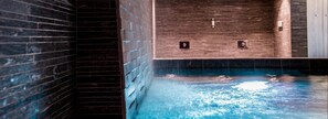Couples treatment rooms, sauna, hot tub, steam room, Turkish bath