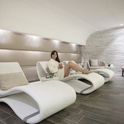 Couples treatment rooms, sauna, hot tub, steam room, Turkish bath