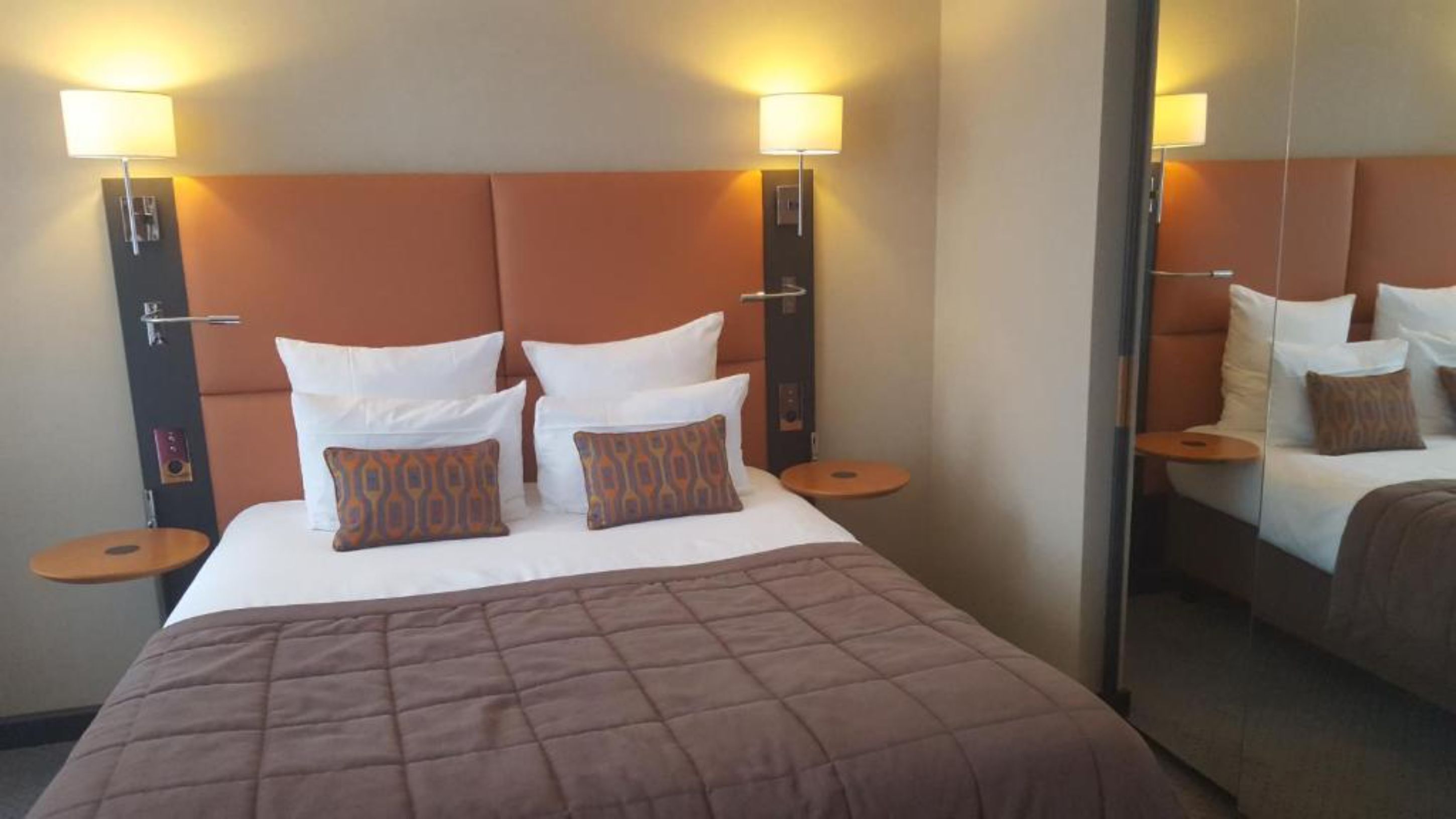 Premium bedding, in-room safe, desk, blackout curtains