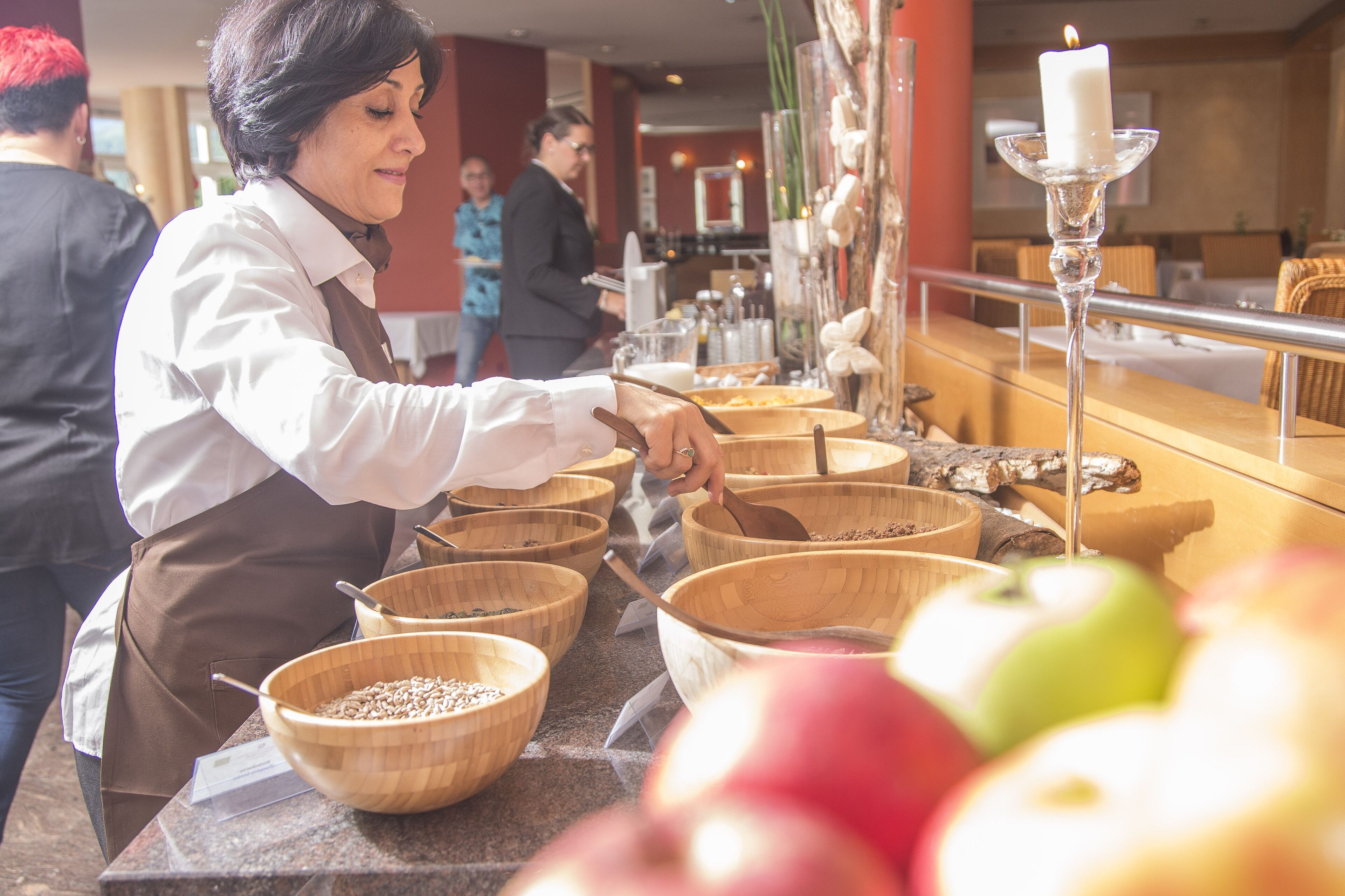 Café da manhã com buffet grátis todos os dias