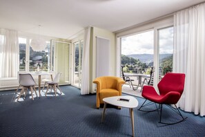 Ropa de cama de alta calidad y minibar 