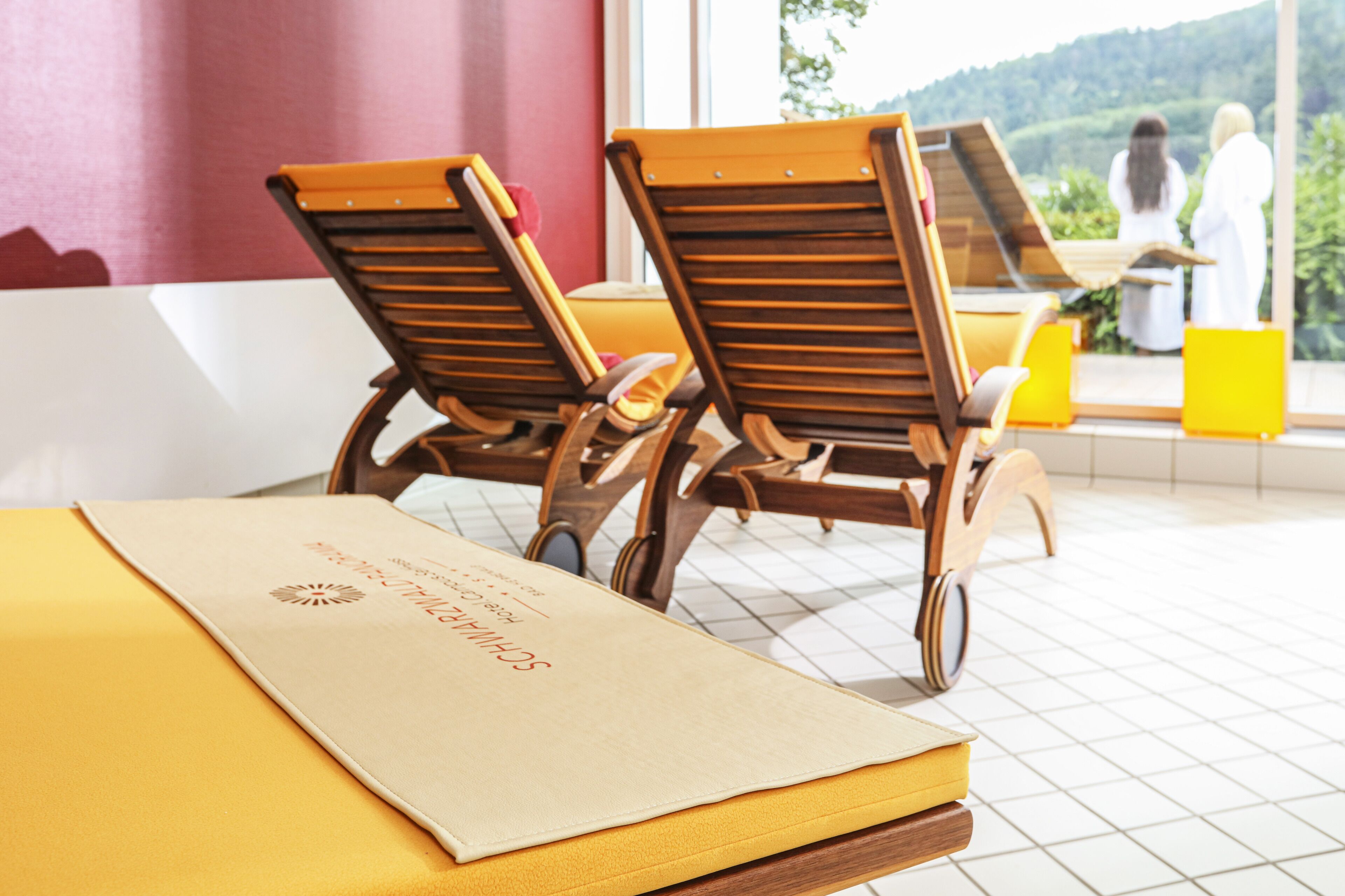 sauna, hot tub, steam room, body treatments, body wraps, body scrubs