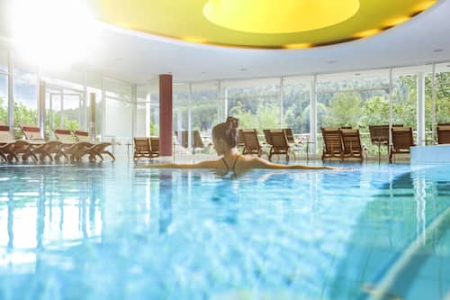 Innenpool, Liegestühle
