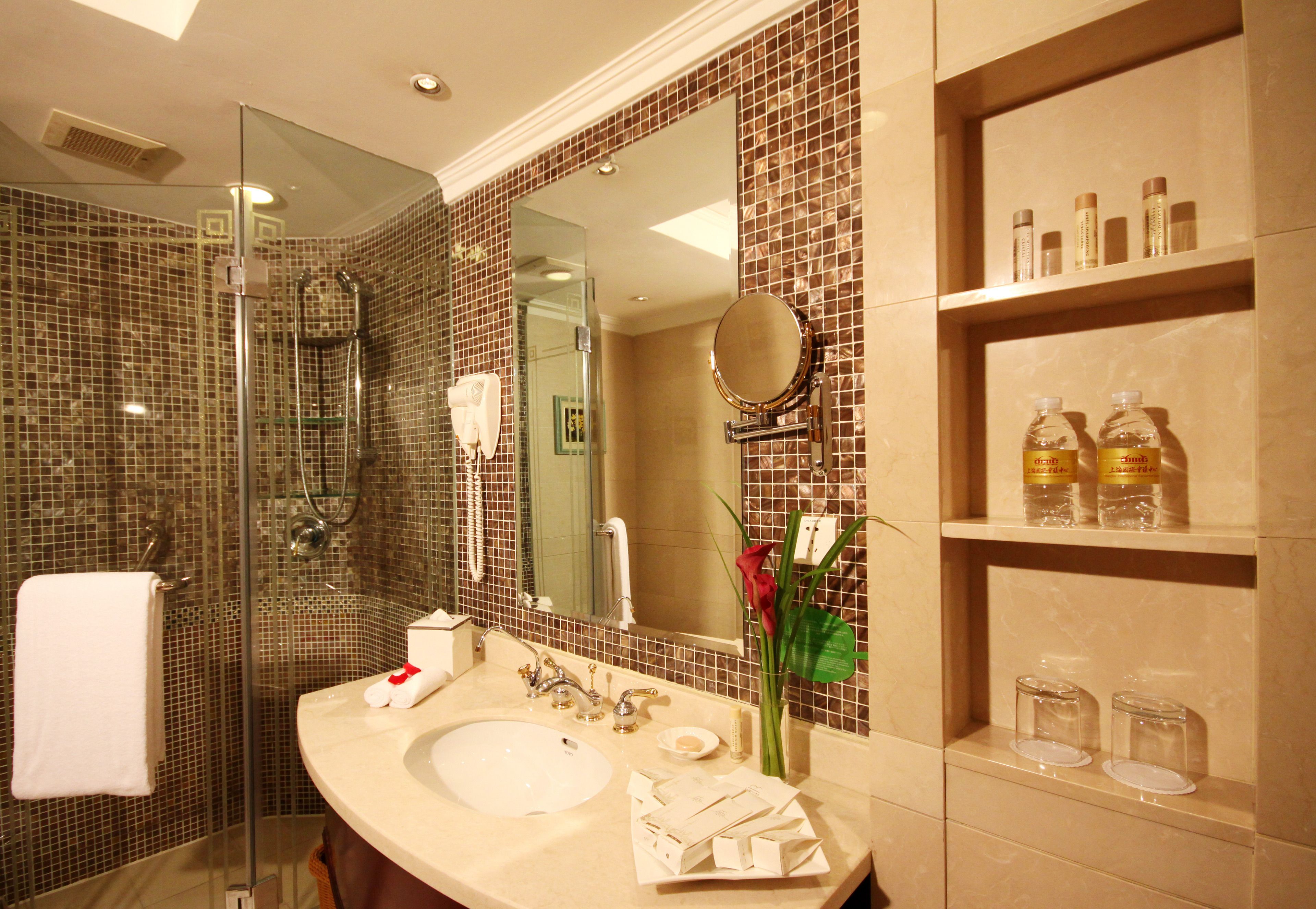 separate bathtub and shower, free toiletries, hair dryer, bathrobes