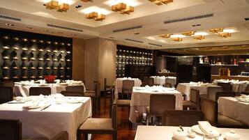 5 restaurants, breakfast, lunch, dinner served; Chinese cuisine