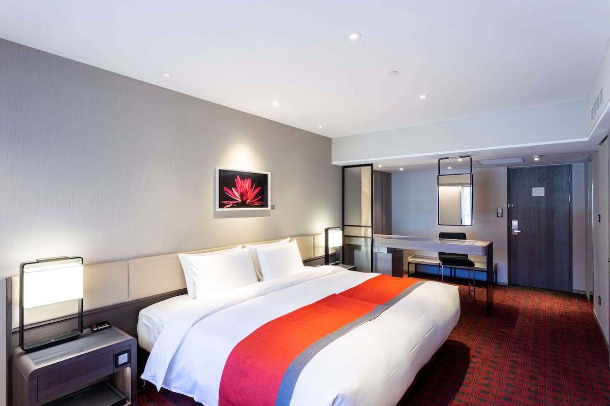 1 bedroom, down comforters, minibar, in-room safe
