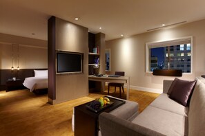 Down duvets, minibar, in-room safe, desk - Ambassador Hotel Taipei (Taipei)