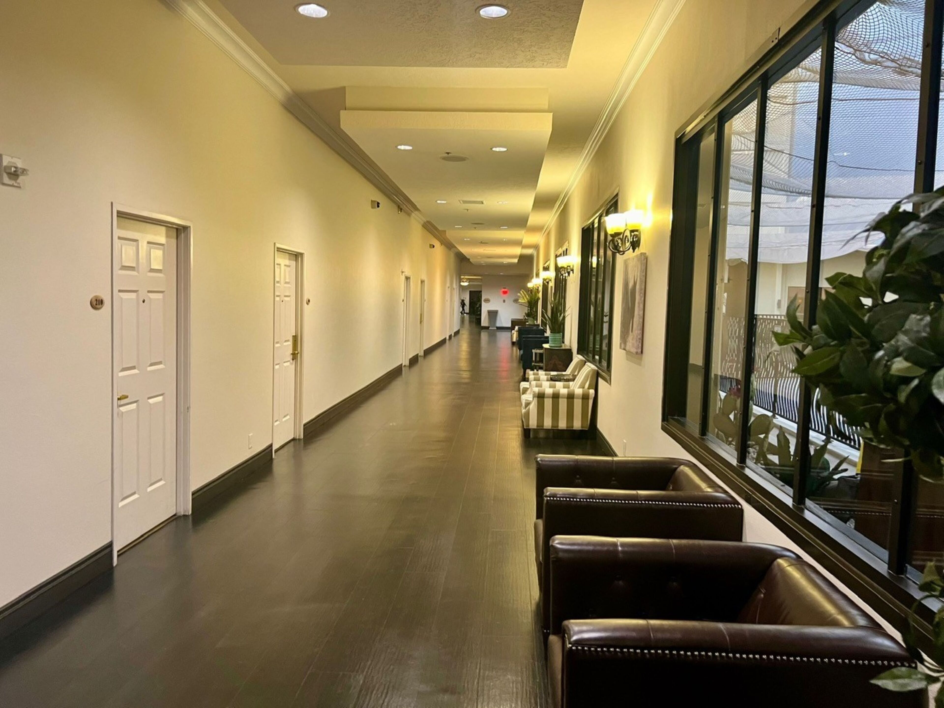 Coin salon dans le hall