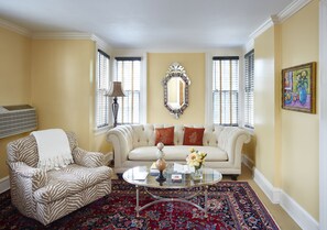 Grand Deluxe Chamber | Egyptian cotton sheets, premium bedding, pillow-top beds