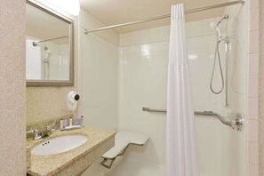 Chambre Standard, 1 très grand lit, accessible aux personnes à mobilité réduite | Salle de bain