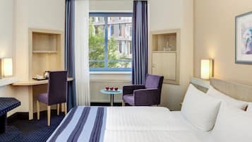 Chambre Double Confort | Literie hypoallergénique, coffres-forts dans les chambres, bureau