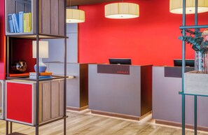 Reception - Hotel Nürnberg City Center by Leonardo Hotels (Nuremberg)