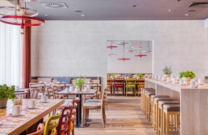 Daily buffet breakfast (EUR 19 per person) - Hotel Nürnberg City Center by Leonardo Hotels (Nuremberg)