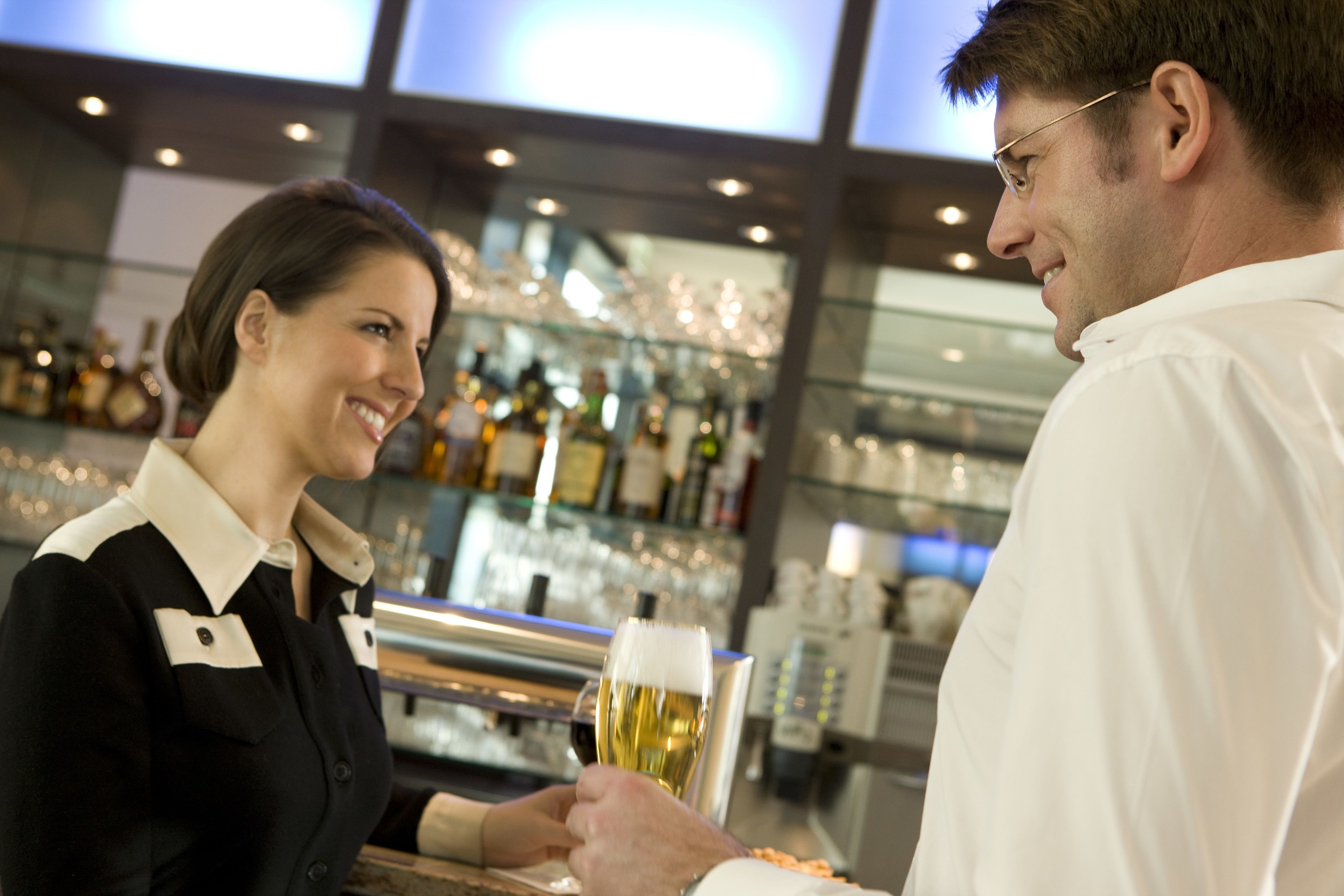 serves lunch and dinner