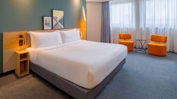 Room, 1 King Bed | Hypo-allergenic bedding, in-room safe, desk, laptop workspace