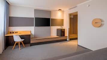 Chambre, 1 trÚs grand lit et 1 canapé-lit | Literie hypoallergénique, coffres-forts dans les chambres, bureau