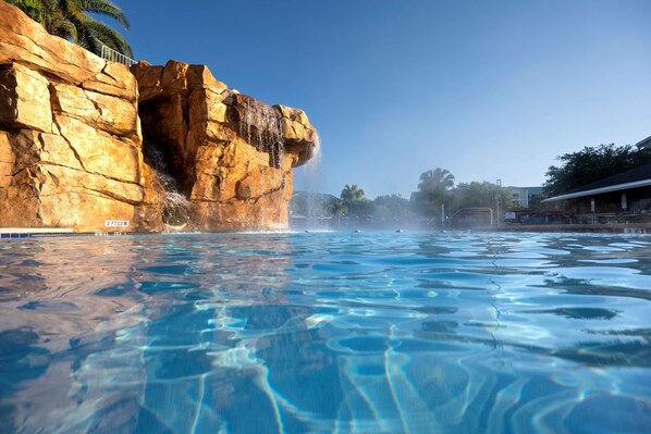 4 piscines extérieures, tentes de plage, parasols de plage