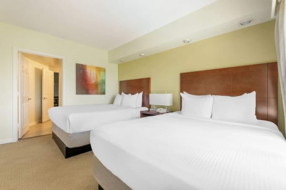 1 bedroom, premium bedding, in-room safe, desk