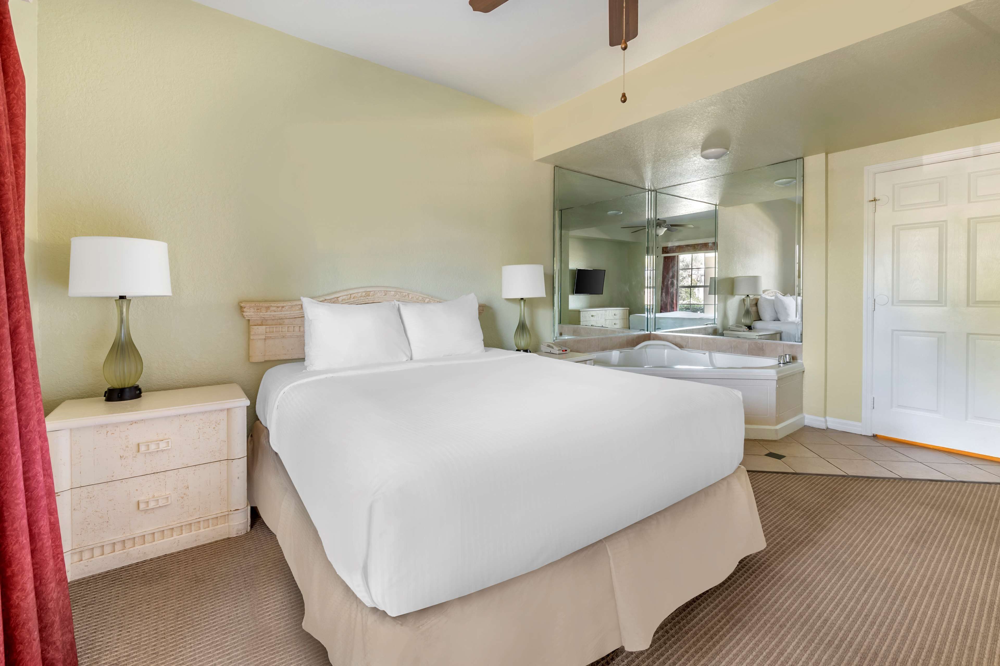 1 bedroom, premium bedding, in-room safe, desk