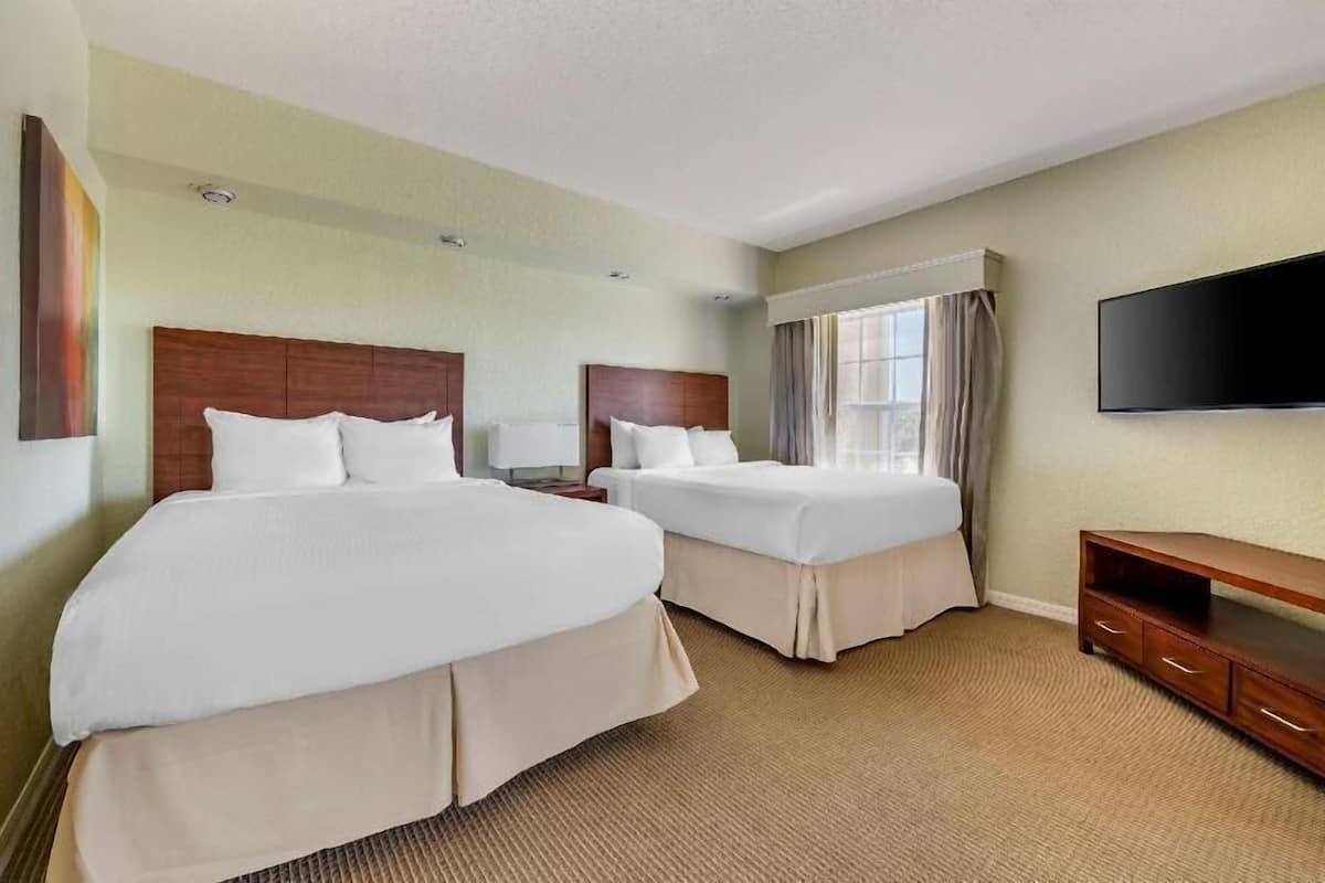 1 bedroom, premium bedding, in-room safe, desk