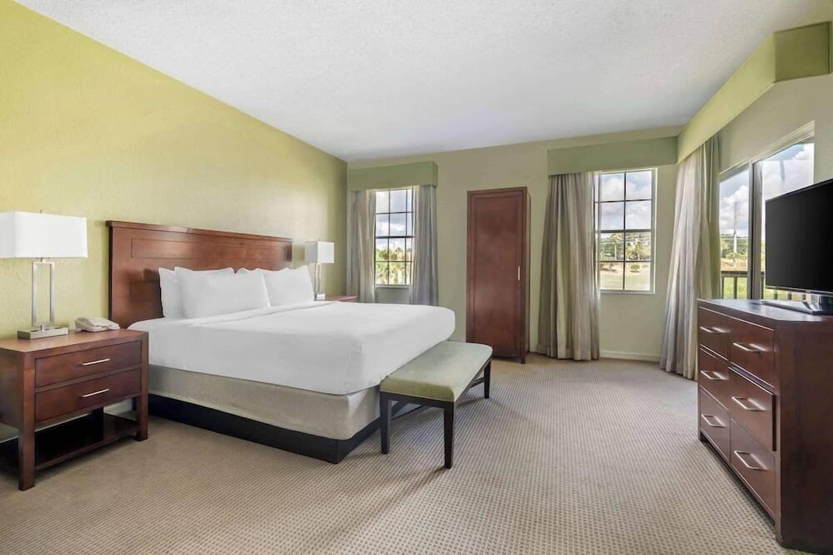 1 bedroom, premium bedding, in-room safe, desk