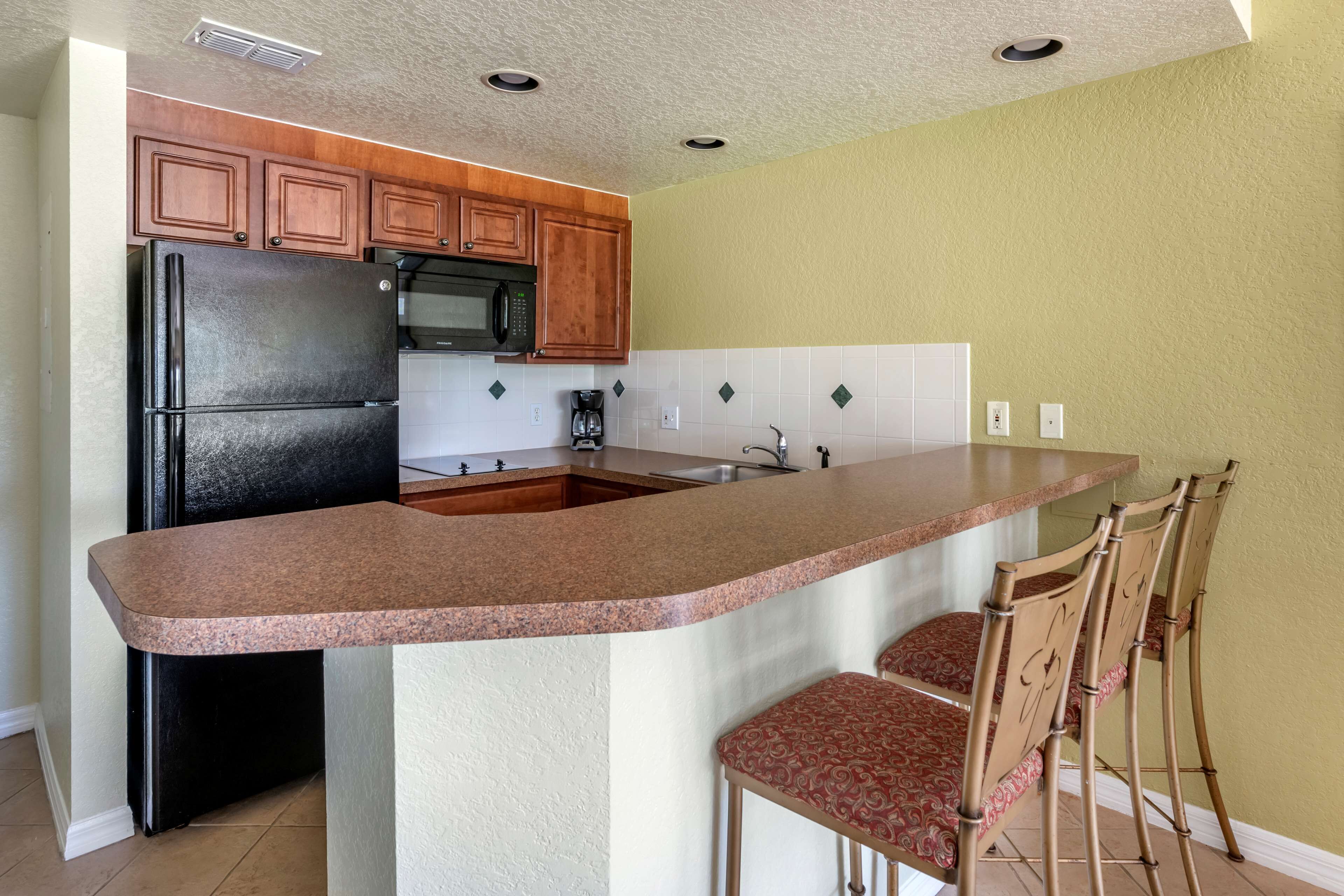 Private kitchen | Microwave, stovetop, dishwasher, coffee/tea maker