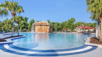 4 albercas al aire libre y camas balinesas (con cargo)