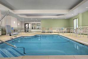 Piscine intérieure