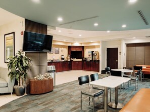 Gratis morgenmadsbuffet hver dag