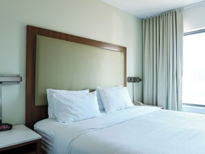 1 bedroom, in-room safe, desk, laptop workspace - The Beacon Charlotte Airport (Charlotte)