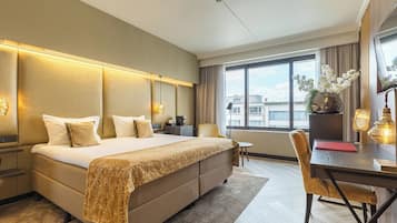 1 bedroom, premium bedding, minibar, in-room safe