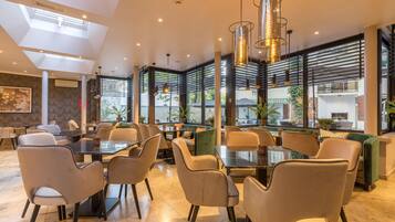 Daily buffet breakfast (EUR 21.5 per person)