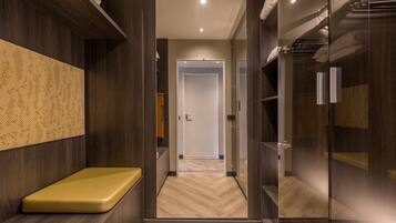 Premium bedding, minibar, in-room safe, desk