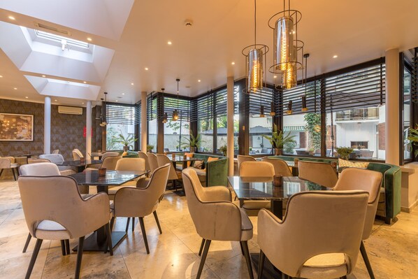 Daily buffet breakfast (EUR 25 per person)