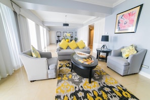 1 Schlafzimmer, hochwertige Bettwaren, Daunenbettdecken, Minibar