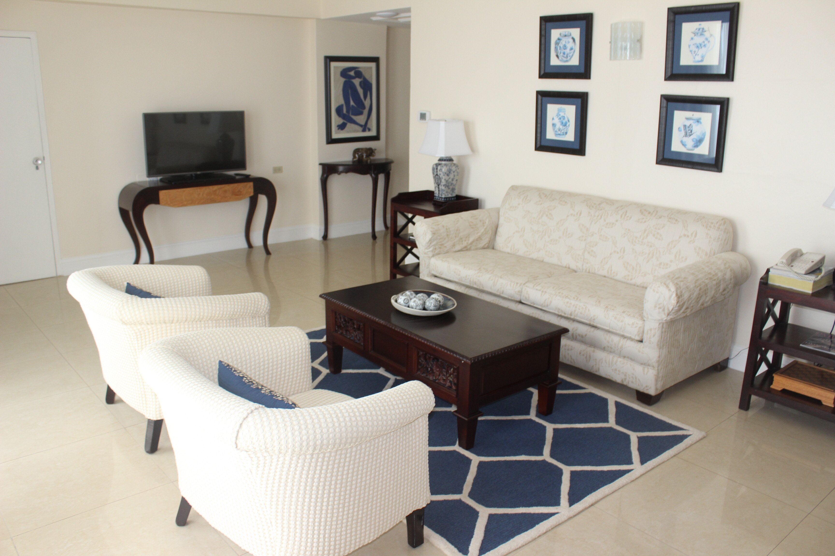 1 bedroom, premium bedding, down duvets, minibar