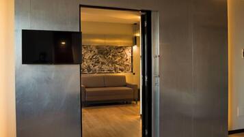 Family Suite | Premium bedding, minibar, in-room safe, individually decorated
