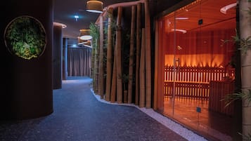 Couples treatment rooms, sauna, hot tub, steam room, hot springs