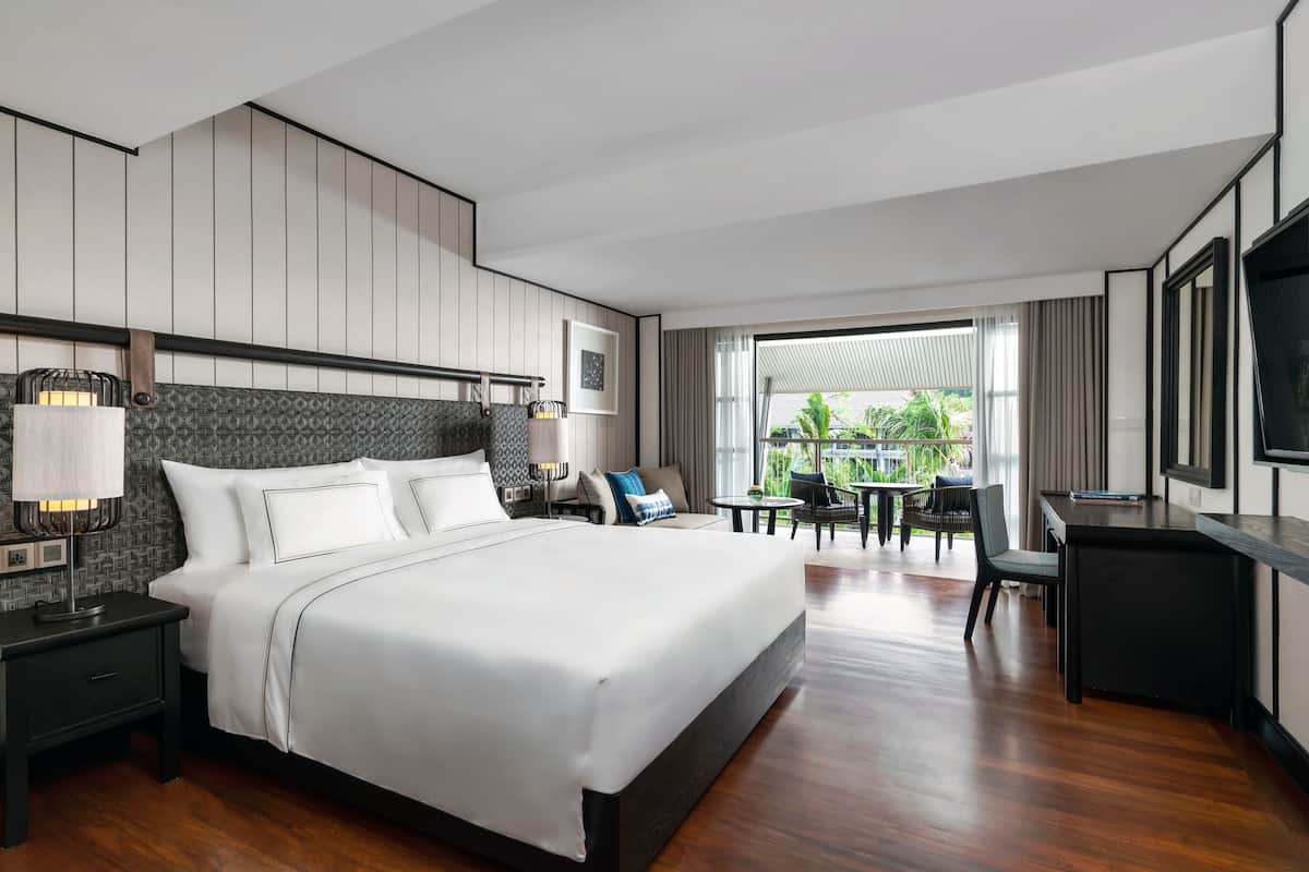 1 bedroom, premium bedding, minibar, in-room safe