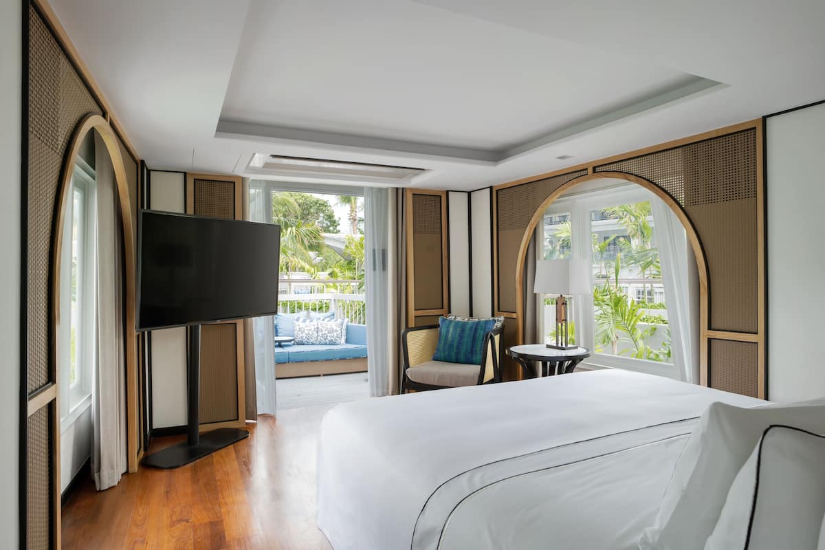 1 bedroom, premium bedding, minibar, in-room safe