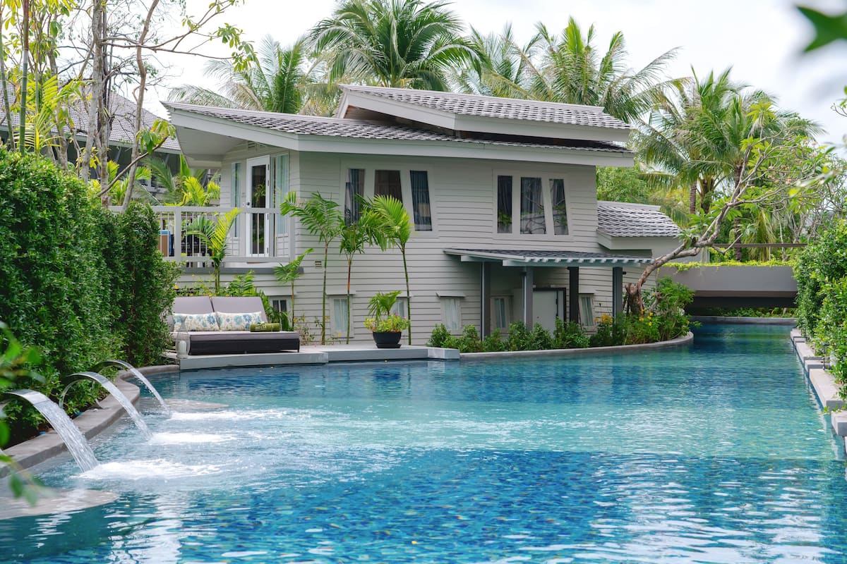 1 bedroom, premium bedding, minibar, in-room safe