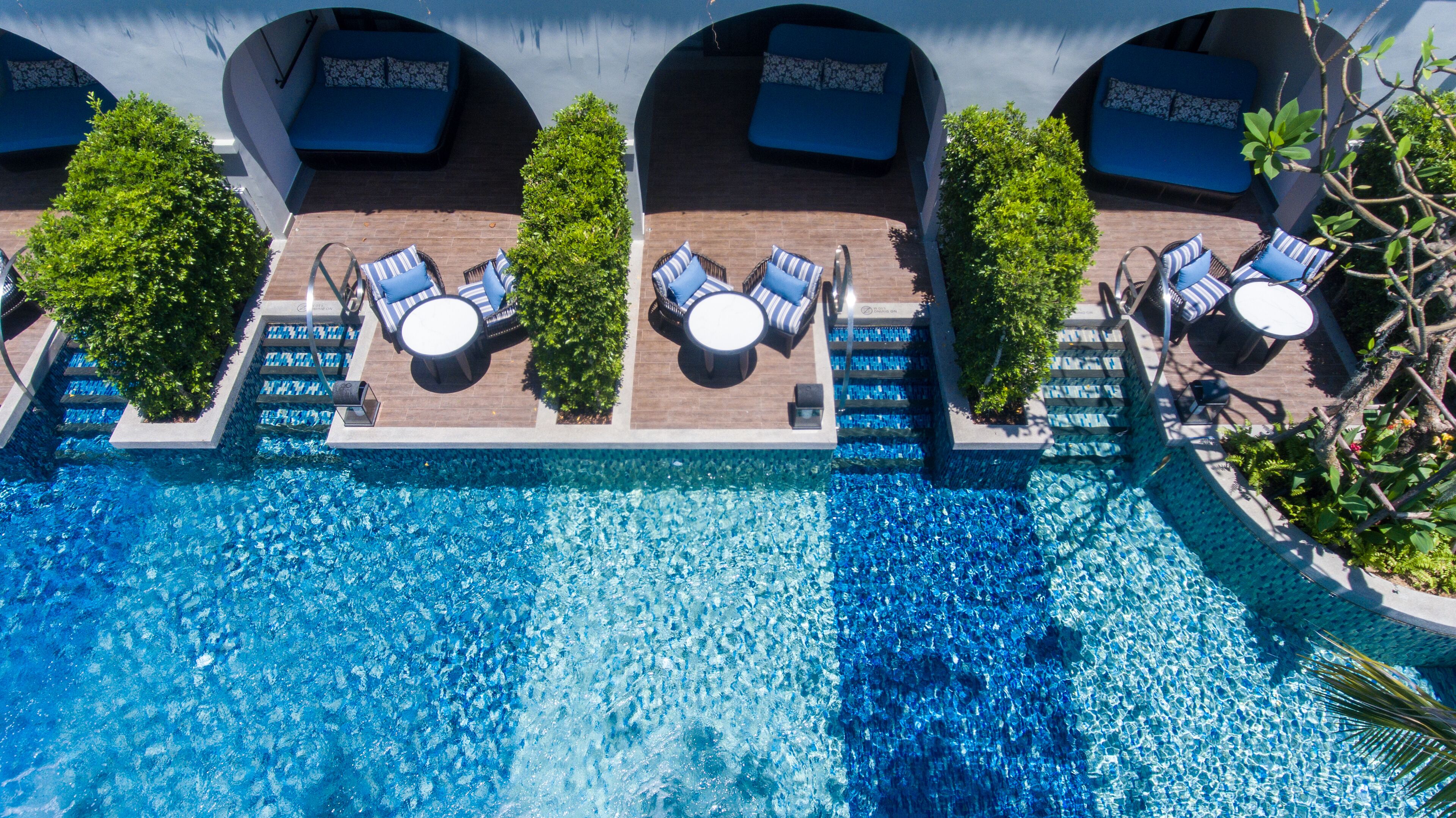 The Level Pool Access Room | Terrace/patio