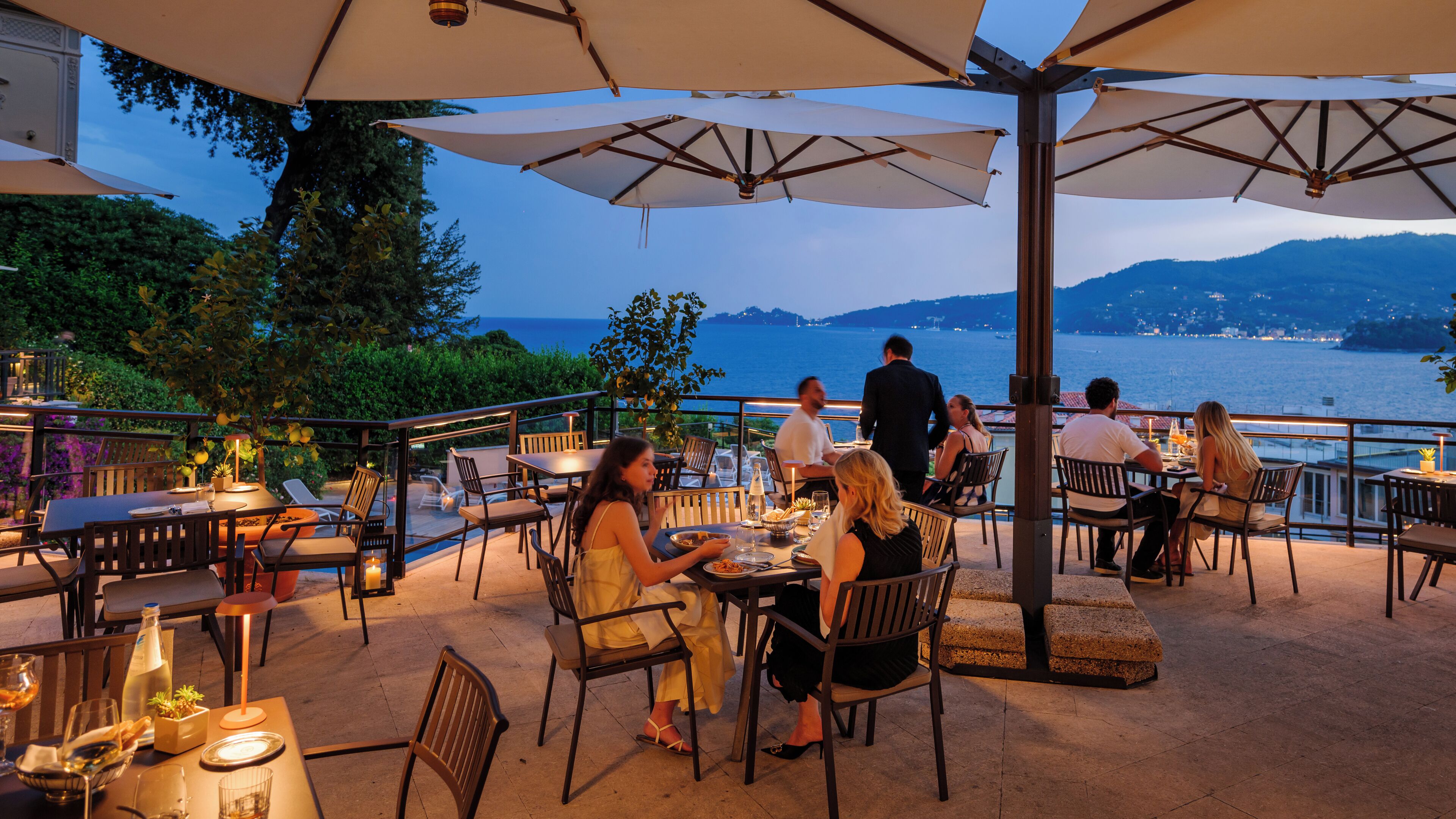 2 restaurants, breakfast, dinner served; italian cuisine