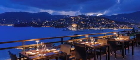 2 restaurants, breakfast, dinner served; Italian cuisine