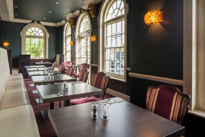 London Croydon Aerodrome Hotel by Sunday