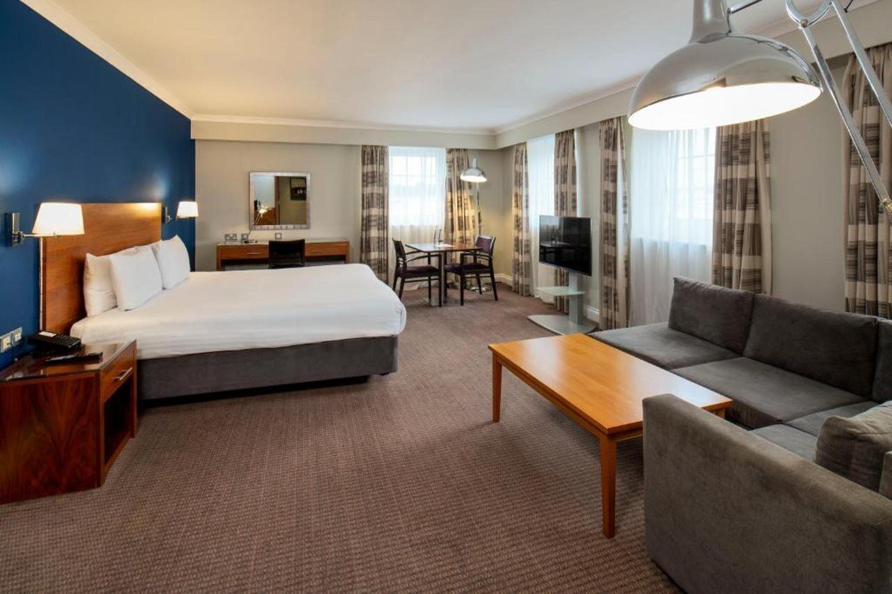 Junior Suite | Desk, laptop workspace, soundproofing, iron/ironing board